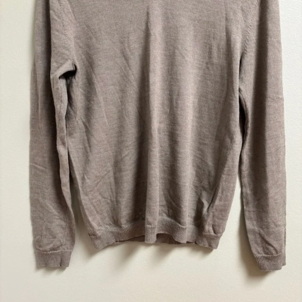 Banana Republic Mens Extra Fine Italian Merino Wool V Neck Sweater Size M Preppy